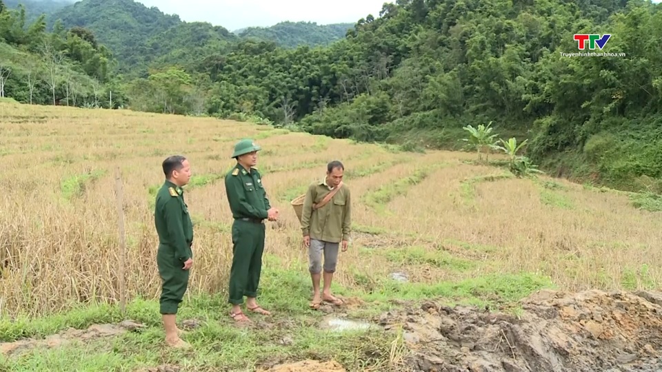 Bộ đội biên phòng tham gia xây dựng hệ thống chính trị
cơ sở ở Mường Lát- Ảnh 3.