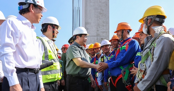 Thủ tướng chỉ đạo chăm lo, hỗ trợ người lao động làm việc trên công trường trong dịp Tết