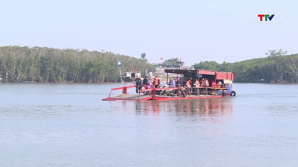 Ghi nhận tình hình trật tự an toàn giao thông trên địa bàn tỉnh trong ngày mùng 2 Tết- Ảnh 2.