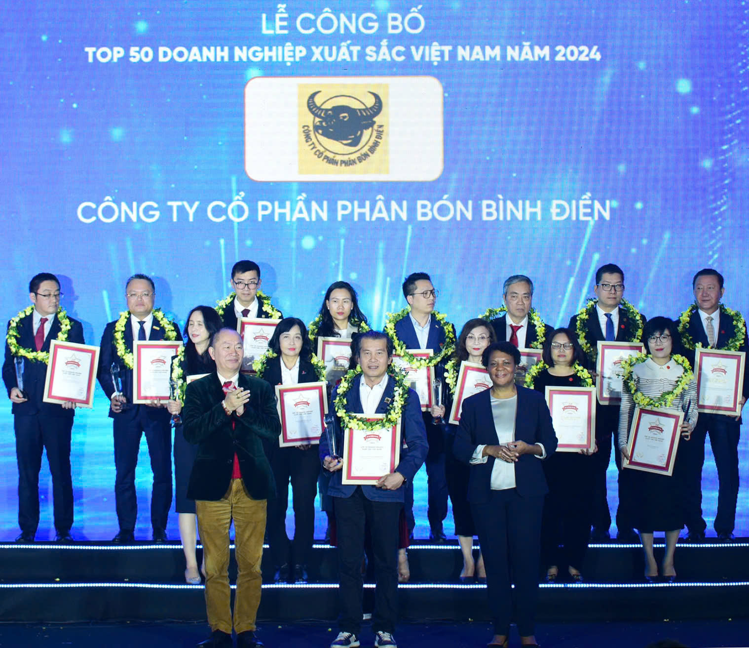 Phân bón Bình Điền tiếp tục đạt danh hiệu “Top 50 Doanh Nghiệp Xuất Sắc Nhất Việt Nam Năm 2024”- Ảnh 1.