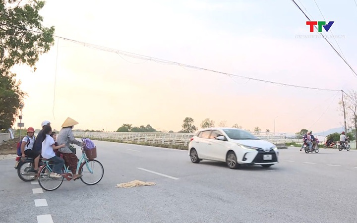 Mất an toàn giao thông tại nút giao thôn Quỳ Chữ