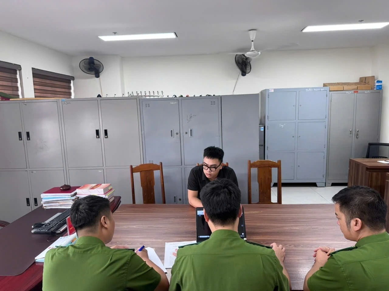 Tạm giữ hình sự 2 Admin trang Beat 36 Thanh Hóa do đăng tin sai sự thật- Ảnh 1. Tạm giữ hình sự 2 Admin trang Beat 36 Thanh Hóa do đăng tin sai sự thật- Ảnh 1.