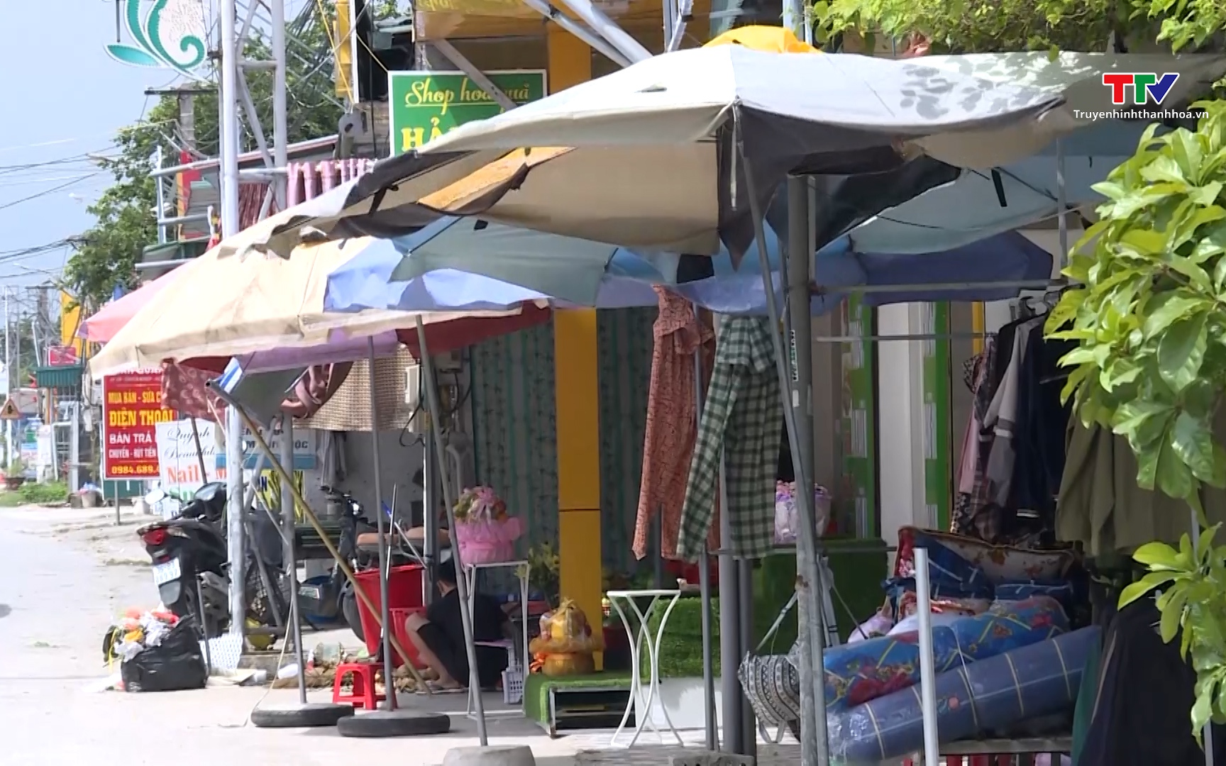 Tái diễn tình trạng lấn chiếm hành lang giao thông đường bộ