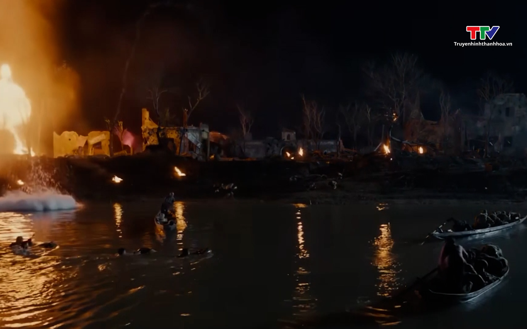 Viettel Thanh Hóa tổ chức chiếu phim “Mưa đỏ” tri ân các thương binh, bệnh binh và người có công với cách mạng- Ảnh 1. Chiếu miễn phí phim