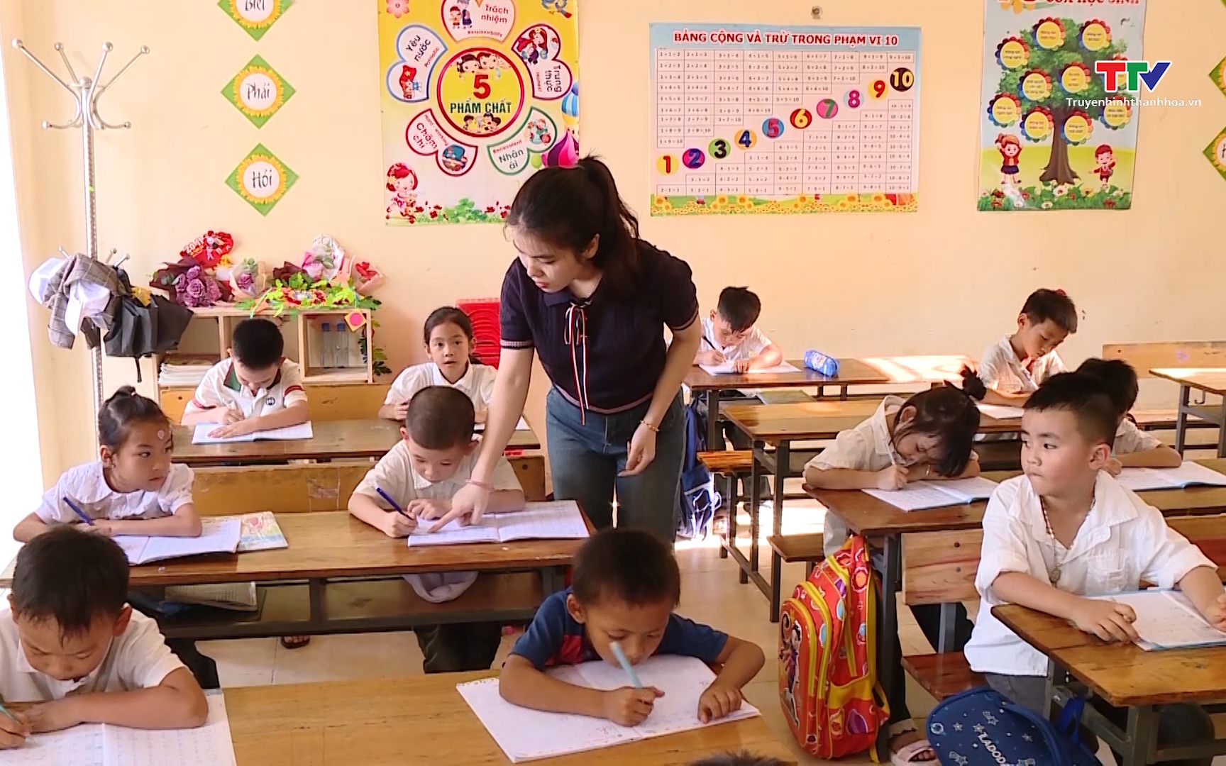 Thiếu giáo viên - Khó nâng cao chất lượng giáo dục- Ảnh 1. Thanh Hóa nỗ lực giải quyết tình trạng thiếu giáo viên