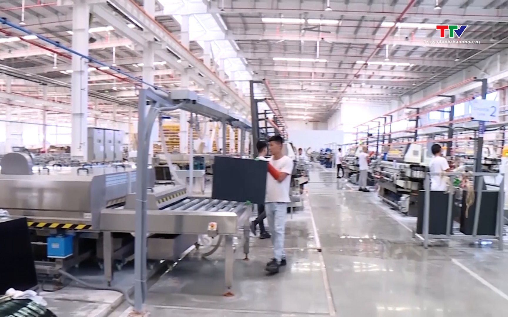 Thu ngân sách giai đoạn 2021–2025 tăng 1,36 lần- Ảnh 1. Dự kiến thu ngân sách cả năm tăng gần 17%