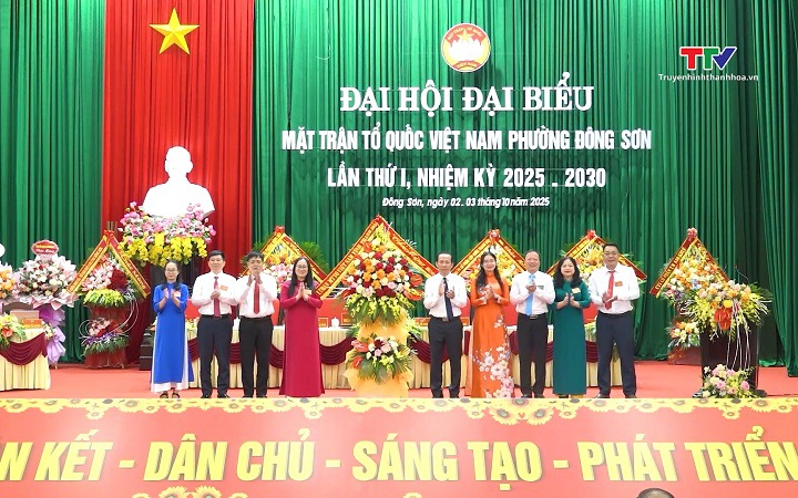 Xây dựng Công an phường Đông Sơn kiểu mẫu về an ninh, trật tự và chuyển đổi số năm 2026- Ảnh 1. Đại hội đại biểu Mặt trận Tổ quốc phường Đông Sơn nhiệm kỳ 2025 - 2030