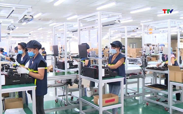 Dự báo tăng trưởng GDP của Việt Nam lên 7,7%