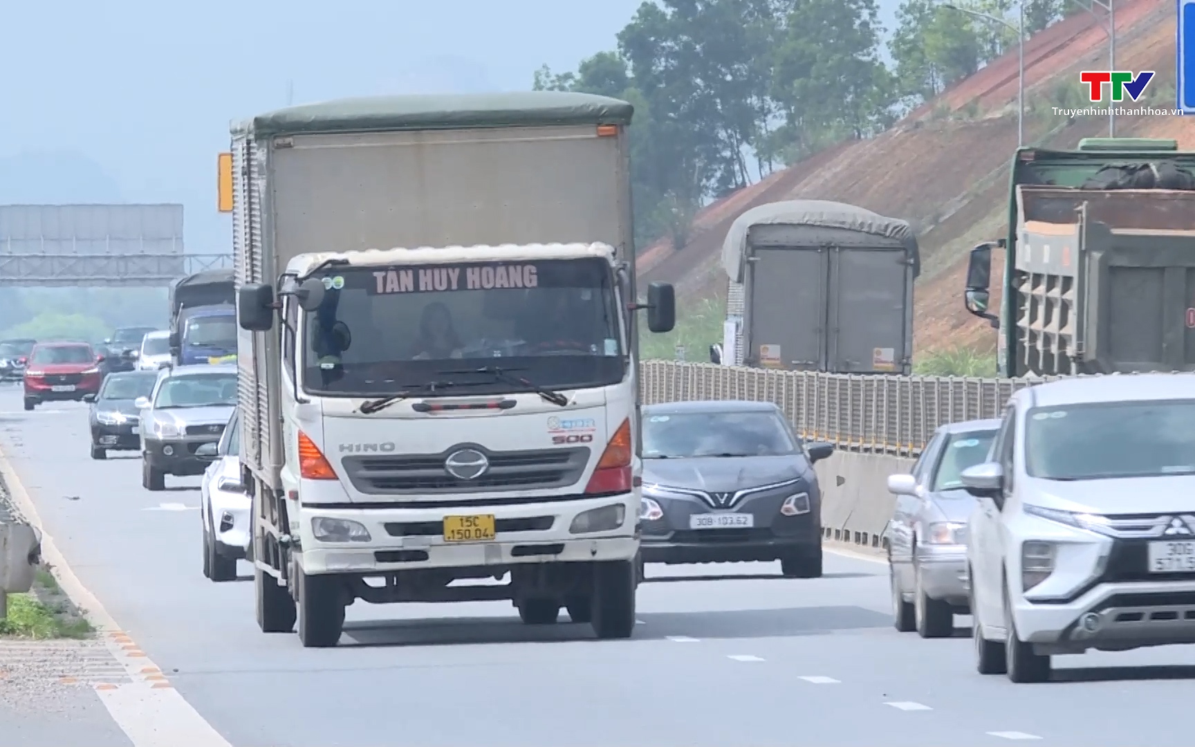 Bộ Xây dựng yêu cầu đẩy nhanh tiến độ các trạm dừng nghỉ trên tuyến cao tốc Bắc - Nam phía đông- Ảnh 1. Bộ Xây dựng yêu cầu khắc phục tồn tại trên nhiều tuyến cao tốc