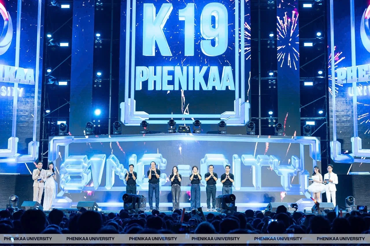 Đại học Phenikaa tổ chức Đại nhạc hội Sync City chào đón tân sinh viên K19- Ảnh 4. Đại học Phenikaa tổ chức Đại nhạc hội Sync City chào đón tân sinh viên K19- Ảnh 4.
