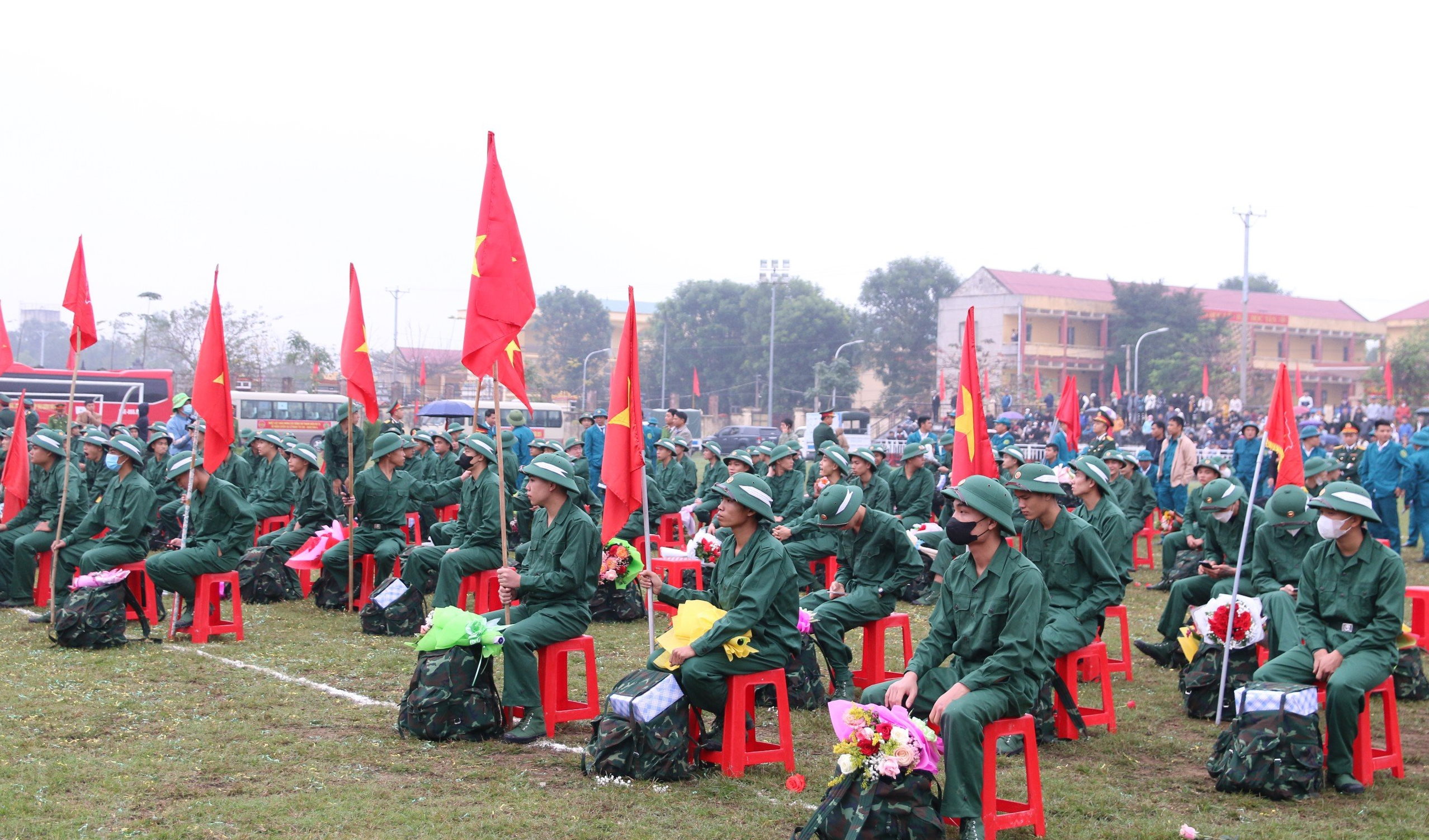 Xã Thiệu Hóa: Xử phạt 4 thanh niên không có mặt đúng thời gian, địa điểm sơ tuyển nghĩa vụ quân sự- Ảnh 2. Xã Thiệu Hóa: Xử phạt 4 thanh niên không có mặt đúng thời gian, địa điểm sơ tuyển nghĩa vụ quân sự- Ảnh 2.