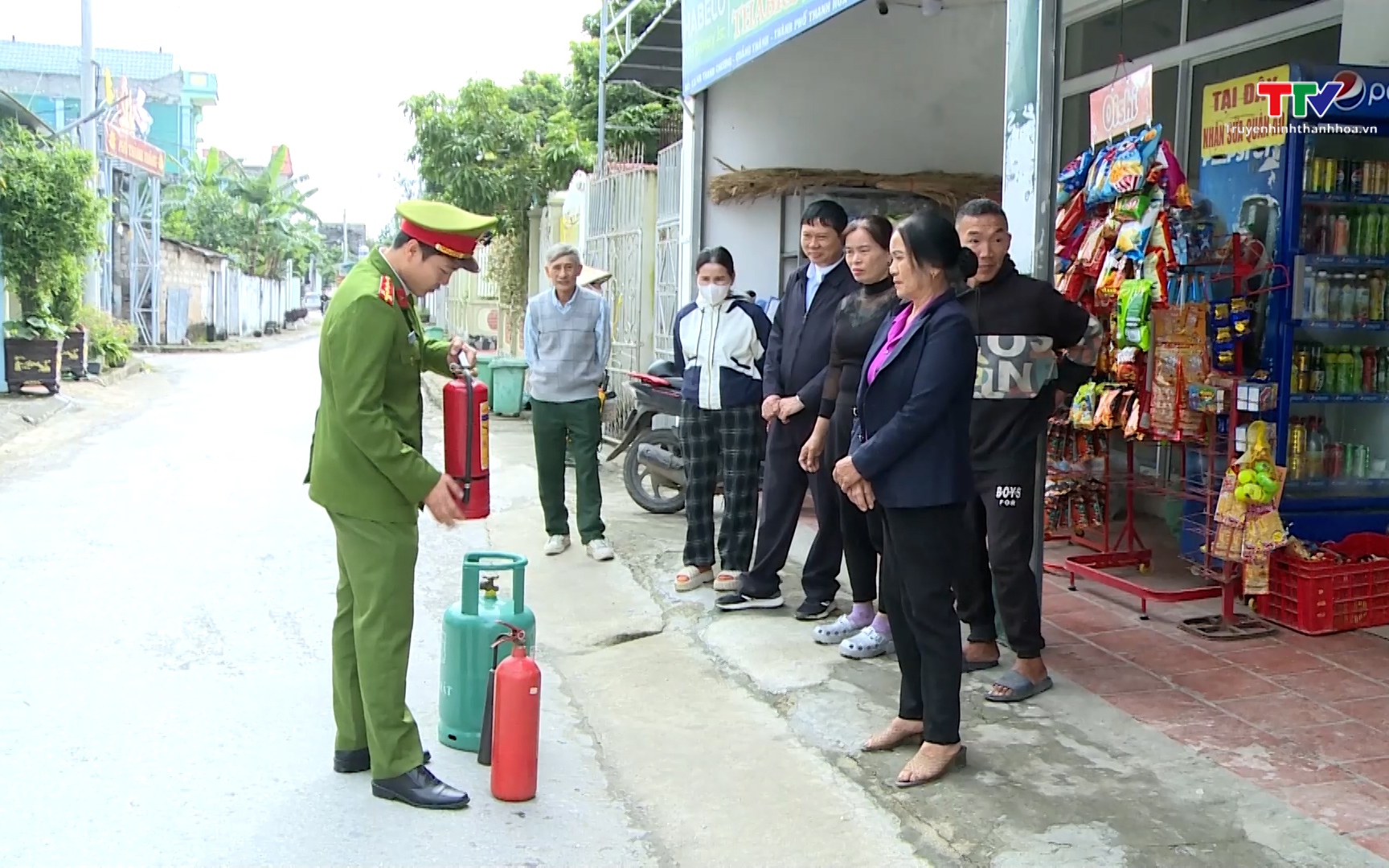 Lan tỏa phong trào “Toàn dân phòng cháy, chữa cháy”- Ảnh 1. Tổ liên gia an toàn phòng cháy chữa cháy – sức mạnh phòng chống cháy nổ từ cộng đồng