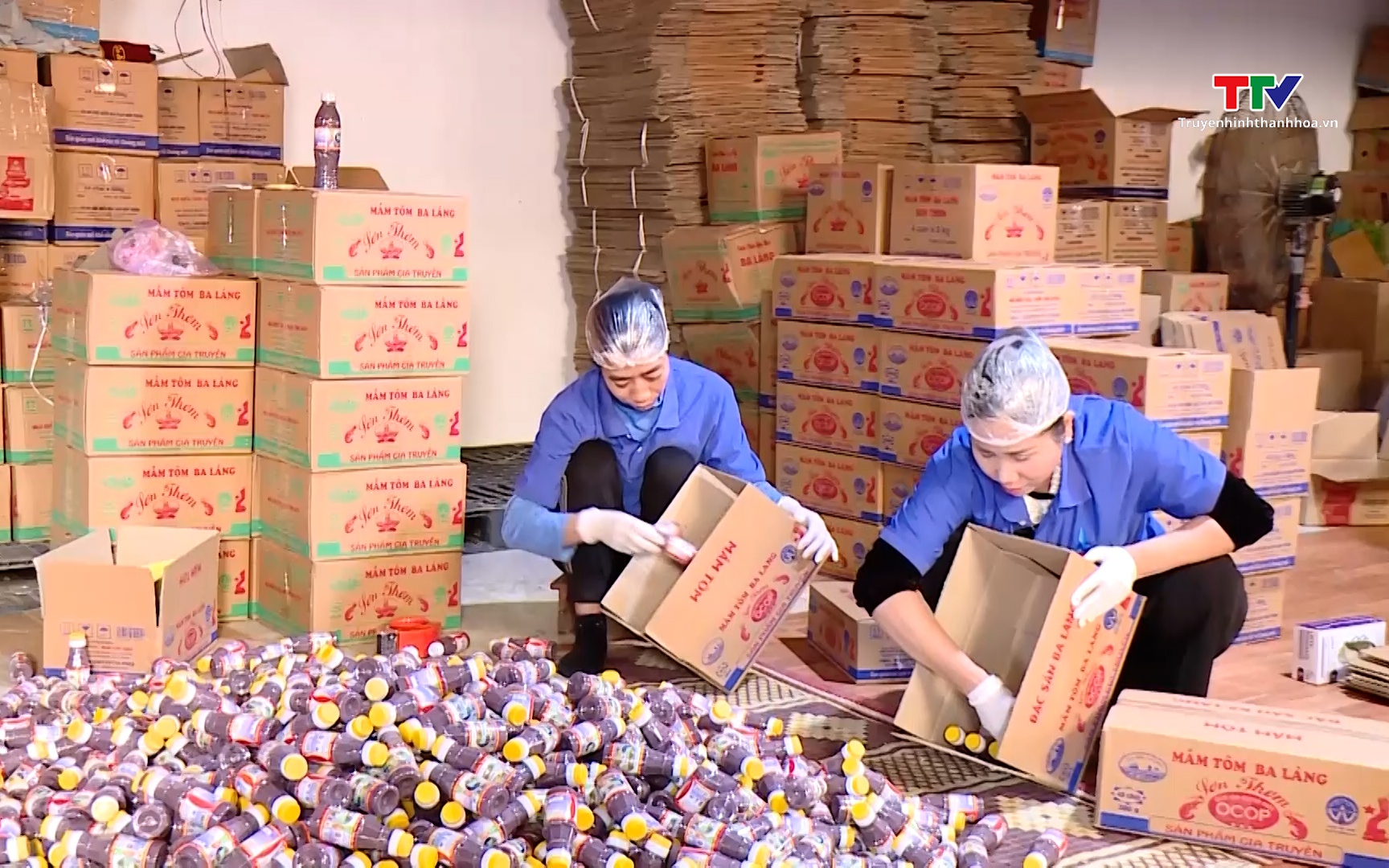 Thúc đẩy tiêu thụ sản phẩm làng nghề- Ảnh 1. Các làng nghề tạo việc làm cho hơn 18.500 lao động