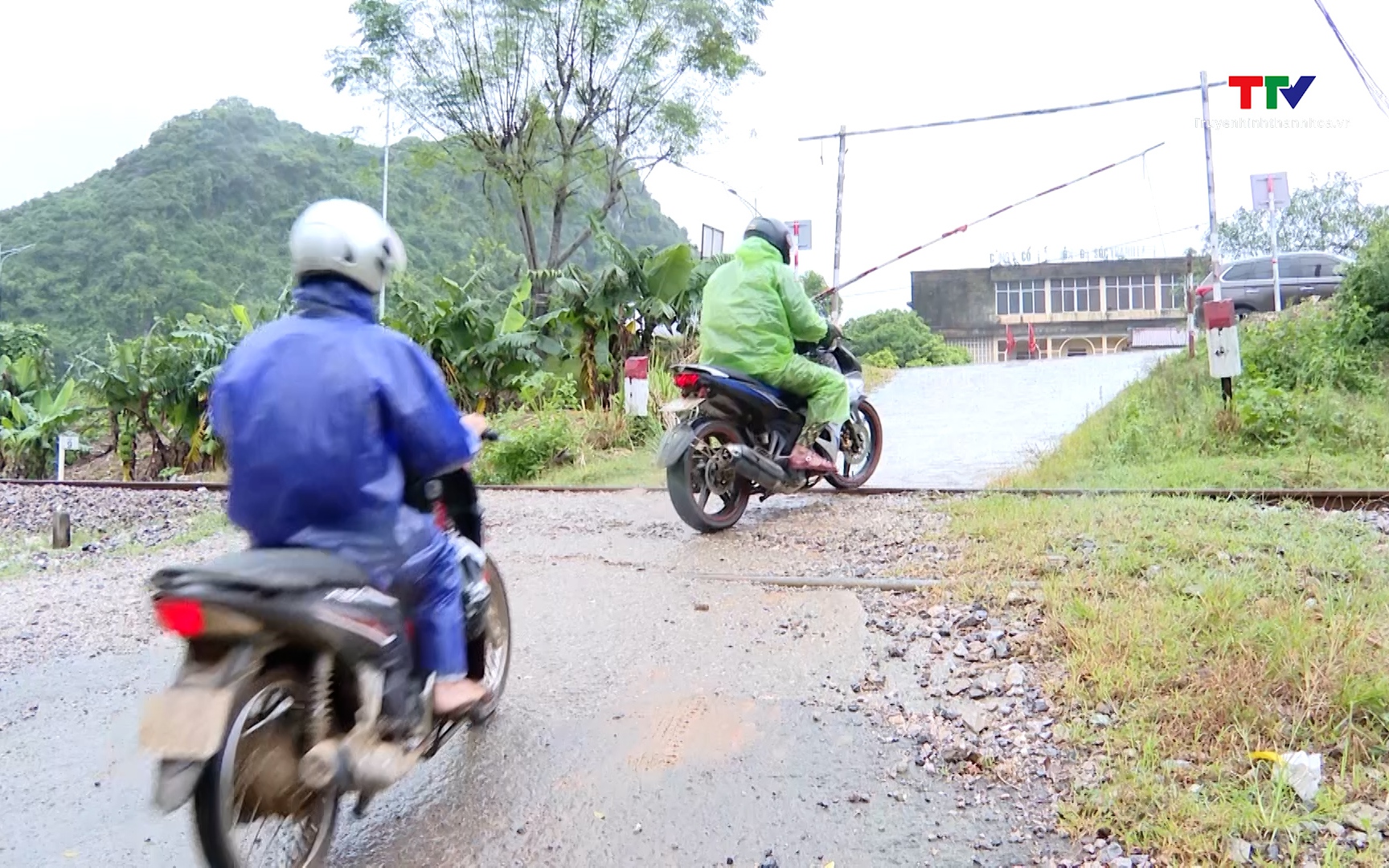 N&acirc;ng cao hiệu quả phối hợp đảm bảo an to&agrave;n giao th&ocirc;ng đường sắt