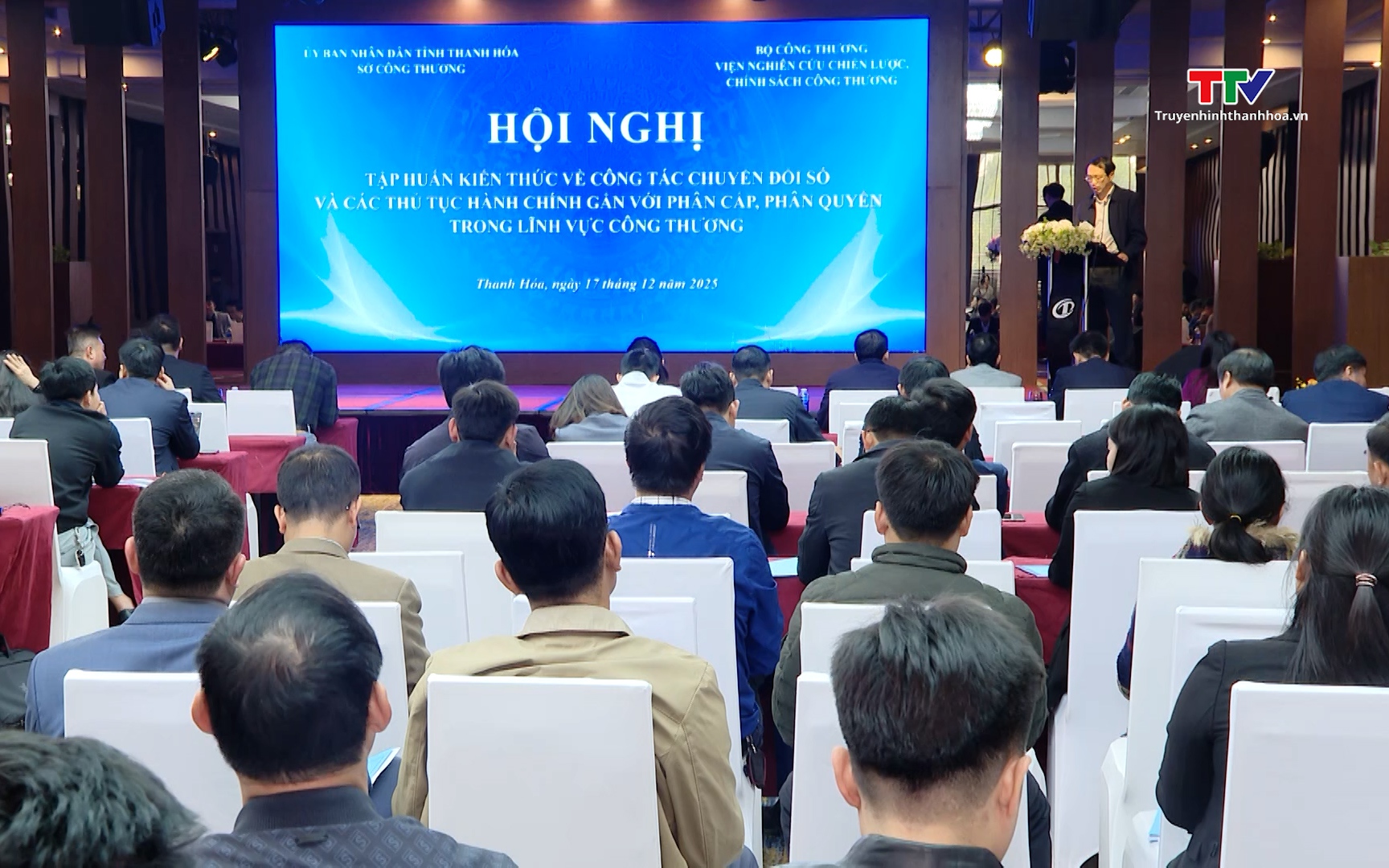 Tập huấn c&ocirc;ng t&aacute;c chuyển đổi số v&agrave; c&aacute;c thủ tục h&agrave;nh ch&iacute;nh trong lĩnh vực C&ocirc;ng thương