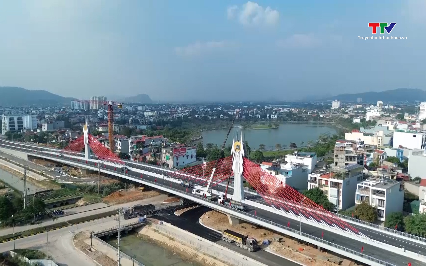 Truyền hình trực tiếp: Lễ thông xe kỹ thuật Dự án Cầu vượt đường sắt Bắc - Nam- Ảnh 1. Chuẩn bị thông xe kỹ thuật cầu vượt đường sắt Bắc - Nam