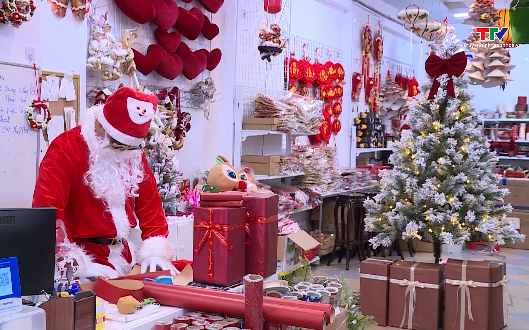 Gi&aacute;ng sinh rộn r&agrave;ng c&ugrave;ng c&aacute;c dịch vụ trang tr&iacute;