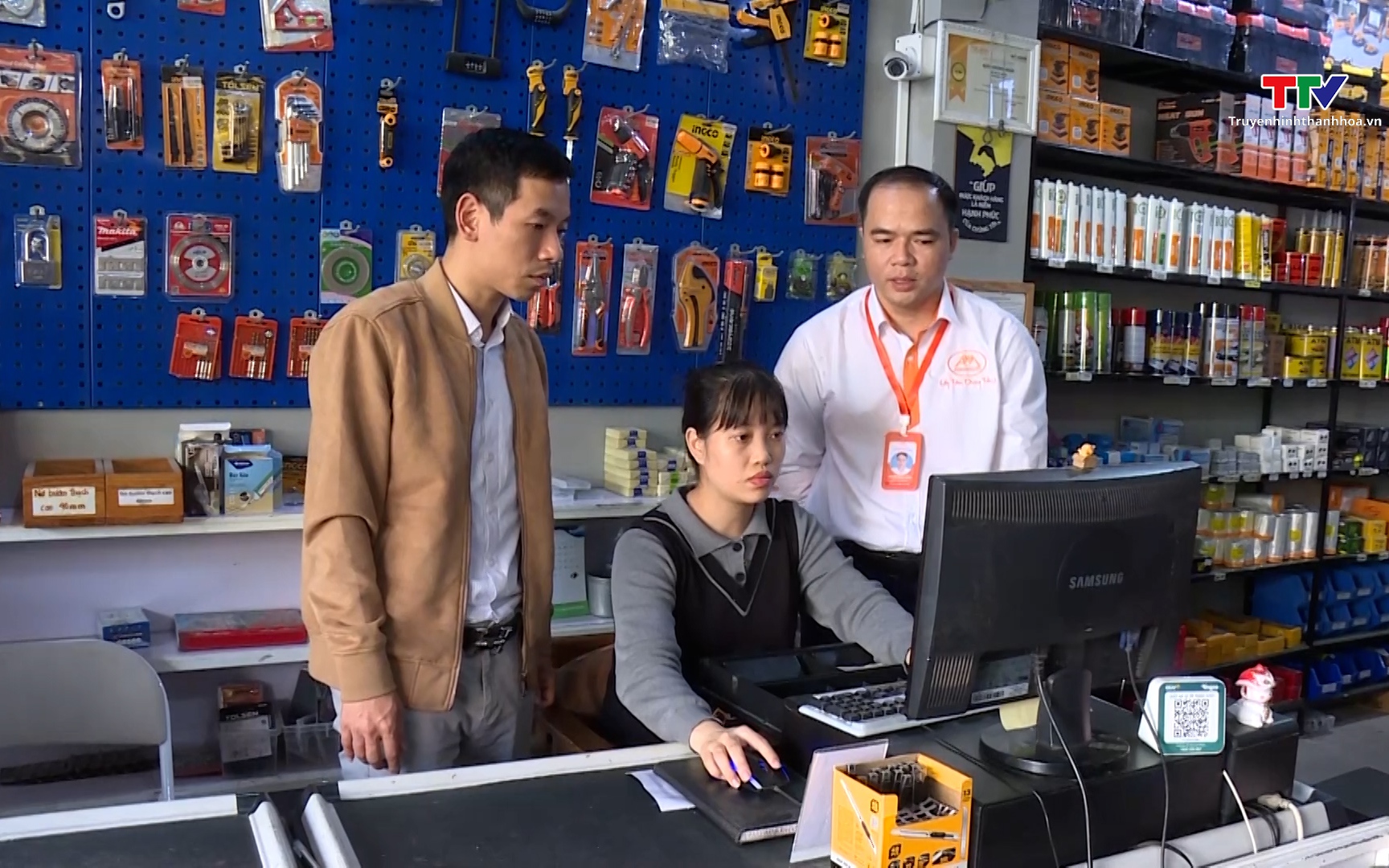 Hỗ trợ hộ kinh doanh chuyển từ thuế kho&aacute;n sang k&ecirc; khai