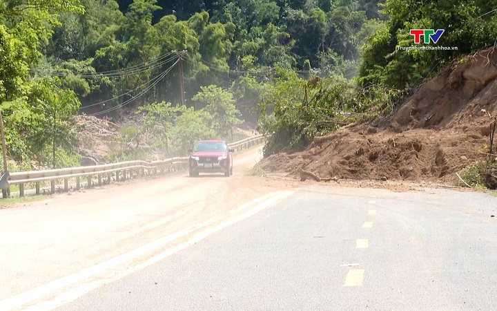 Thận trọng khi di chuyển tr&ecirc;n c&aacute;c cung đường miền n&uacute;i