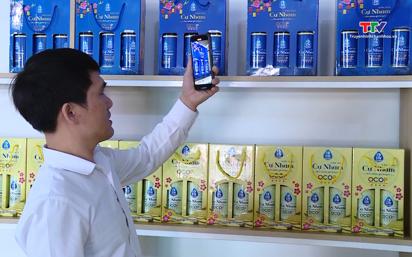 Thương mại điện tử - Đ&ograve;n bẩy đưa sản phẩm OCOP vươn xa