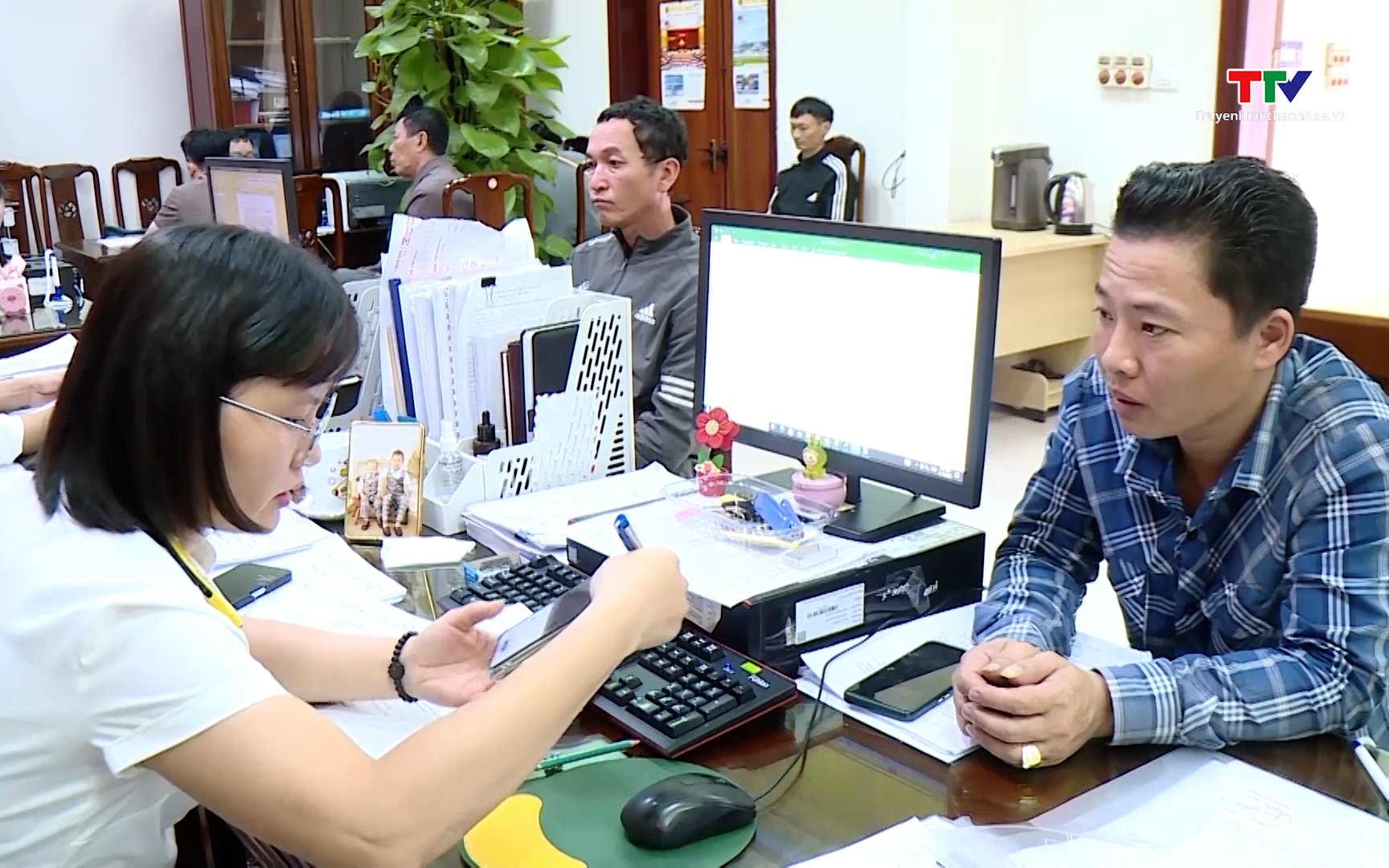 Nâng ngưỡng doanh thu tính thuế của hộ kinh doanh lên 500 triệu đồng/năm- Ảnh 1. Hộ kinh doanh tự kê khai và tính thuế