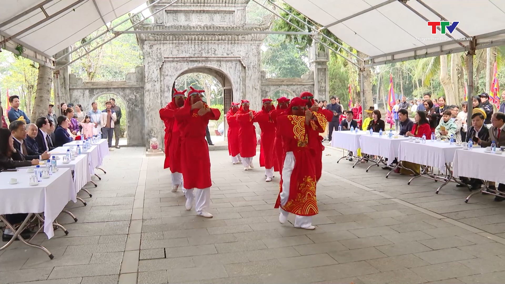 Lam Kinh - Điểm đến hấp dẫn du khách ngày đầu xuân- Ảnh 2.