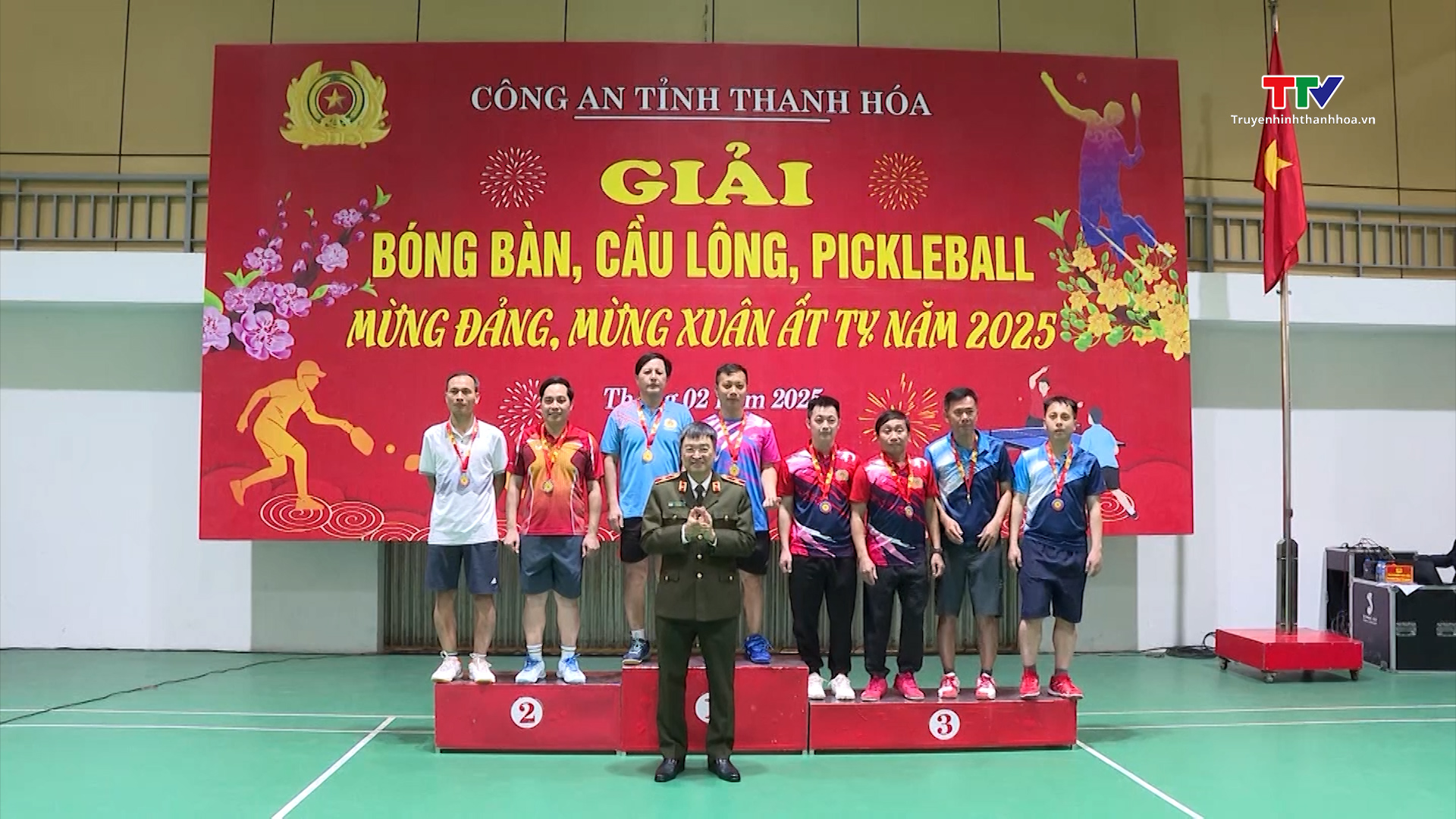 Công an tỉnh Thanh Hóa tổ chức thành công Giải cầu lông, bóng bàn, pickleball “Mừng Đảng - Mừng Xuân Ất Tỵ 2025"- Ảnh 2.