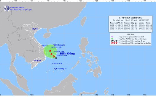 Áp thấp nhiệt đới ở trên khu vực phía Tây Bắc quần đảo Trường Sa, di chuyển theo hướng Tây Bắc