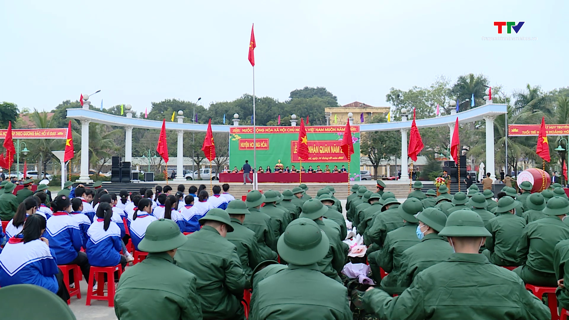 Thanh Hóa có hơn 4000 thanh niên nhập ngũ- Ảnh 1.