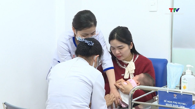 Bộ Y tế khuyến khích người dân tiêm vaccine phòng cúm- Ảnh 1.