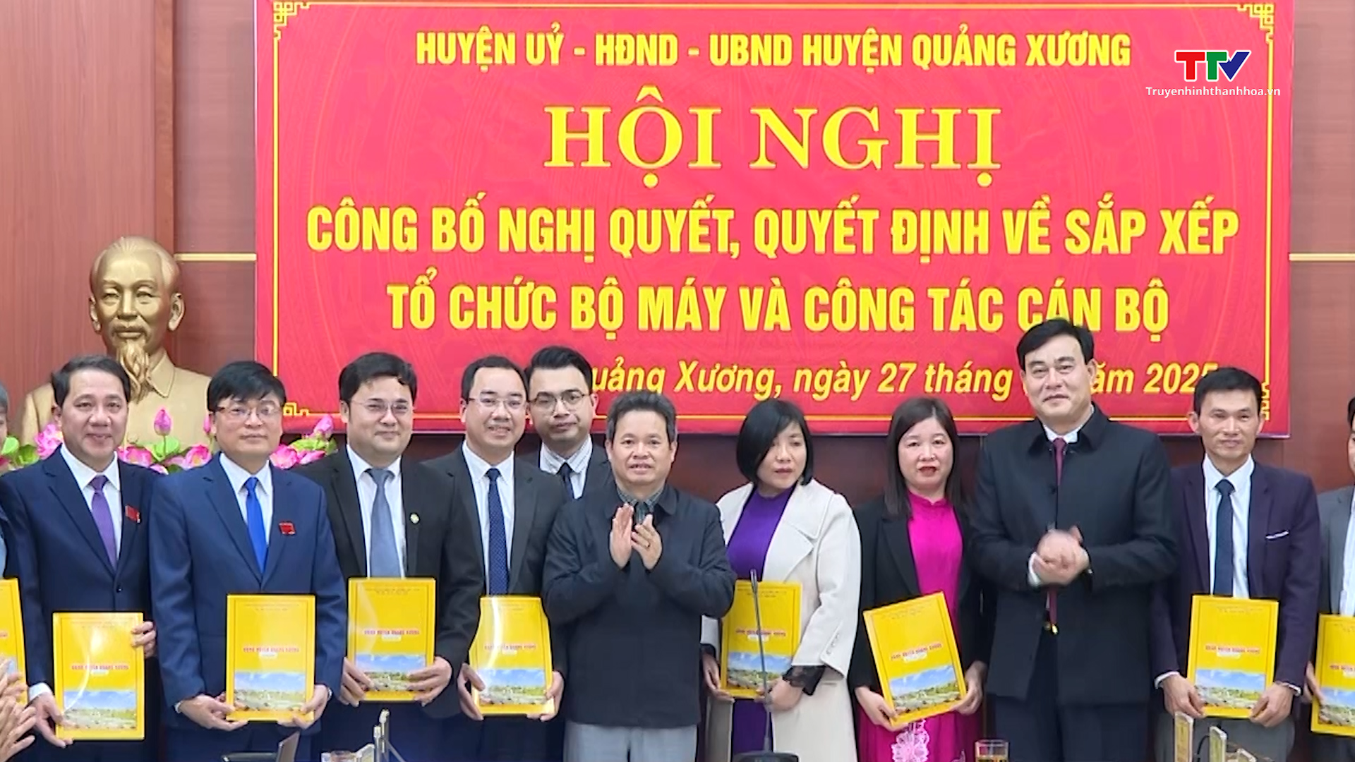 Kỳ họp thứ 24 Hội đồng Nhân dân huyện Quảng Xương- Ảnh 1.