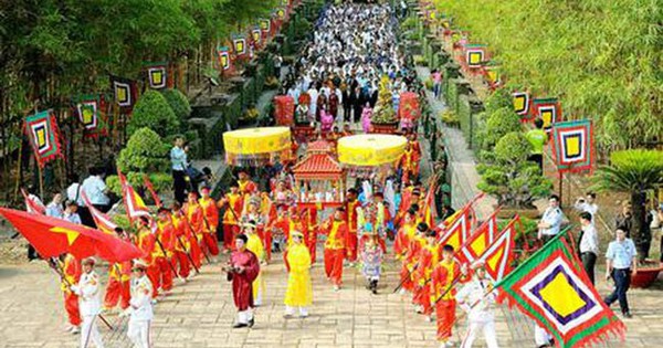 Thủ tướng Chính phủ yêu cầu thực hiện nếp sống văn minh, an toàn, tiết kiệm trong Lễ hội xuân năm 2025