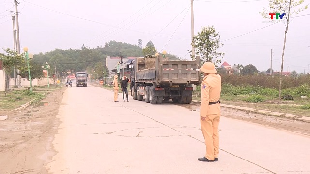 Tăng cường kiểm soát tải trọng tại huyện Hà Trung- Ảnh 2.