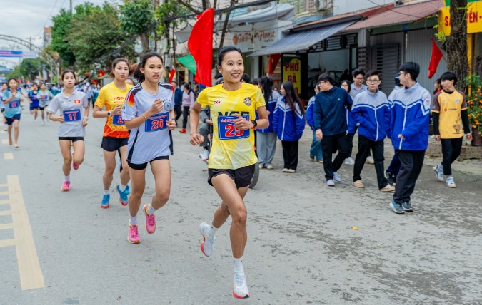 Ngày chạy Olympic vì sức khỏe toàn dân & Giải việt dã Báo Thanh Hóa lần thứ XXIX năm 2025- Ảnh 4. Ngày chạy Olympic vì sức khỏe toàn dân & Giải việt dã Báo Thanh Hóa lần thứ XXIX năm 2025- Ảnh 4.