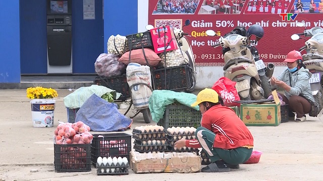 Buông lỏng quản lý hành lang giao thông trên quốc lộ 45- Ảnh 2.