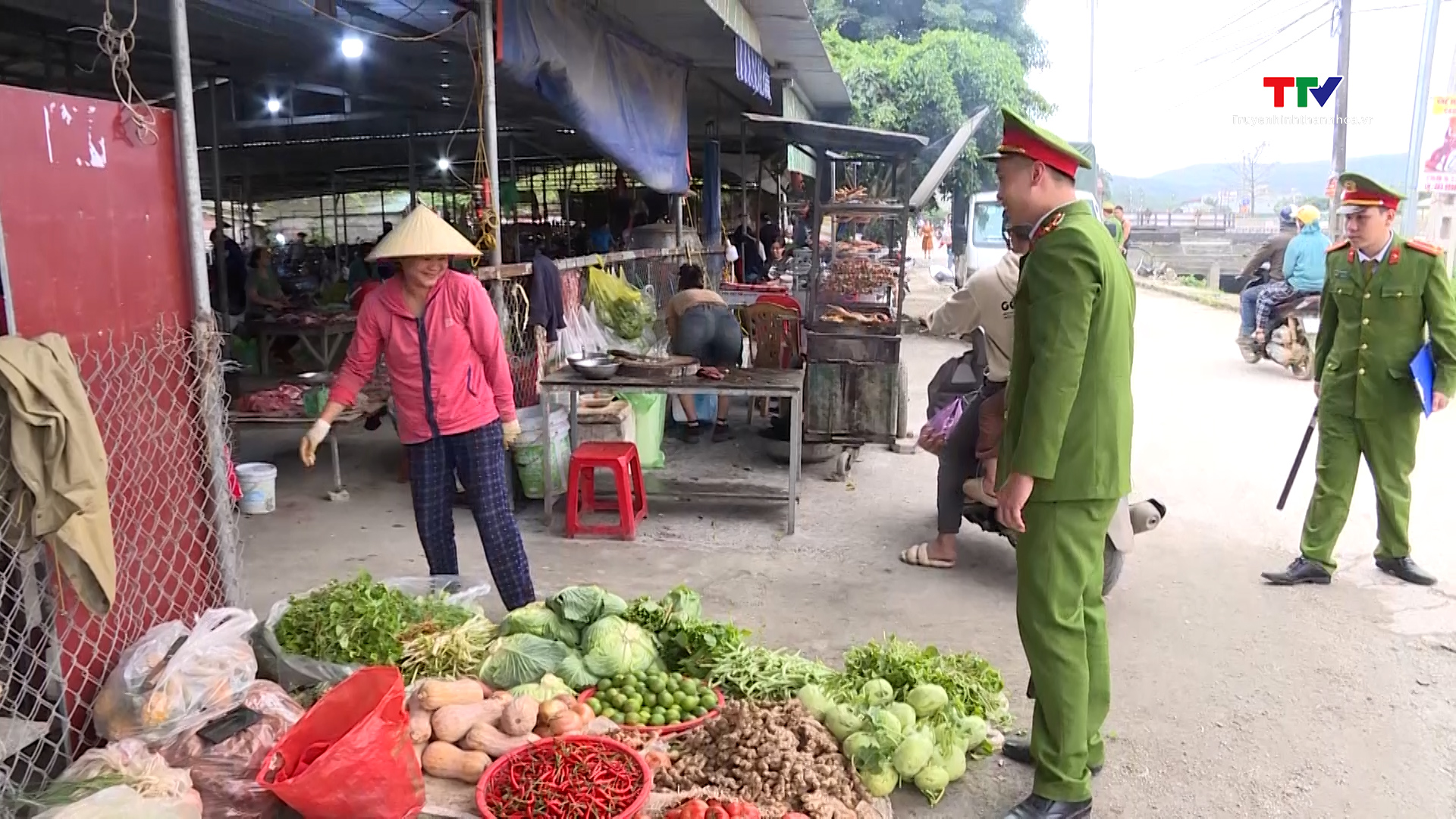 Cần chấn chỉnh tình trạng họp chợ cóc sai quy định 
trên địa bàn huyện Hà Trung- Ảnh 3.