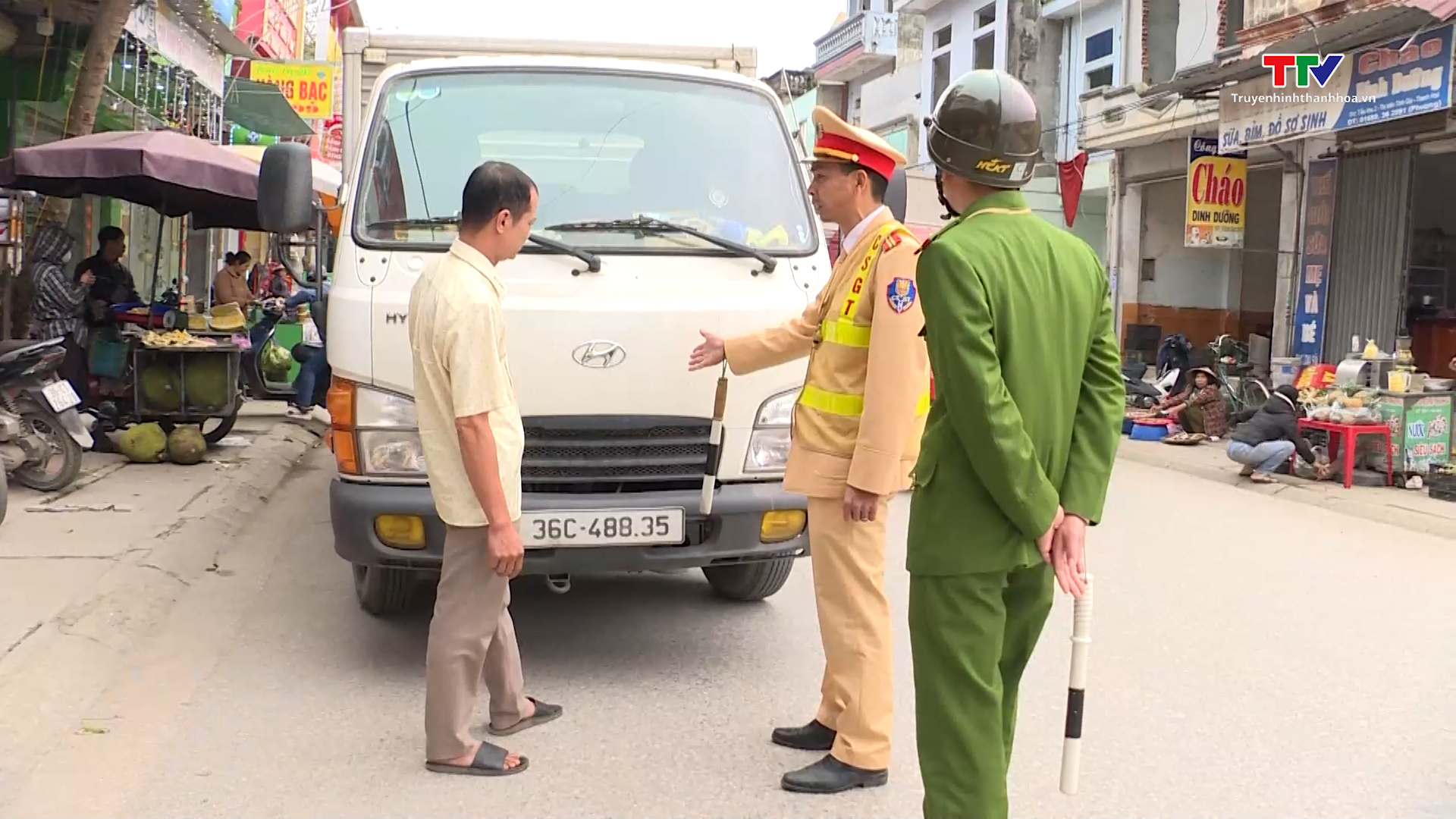 Bám tuyến, bảo đảm trật tự giao thông ở thị xã Nghi Sơn- Ảnh 2.