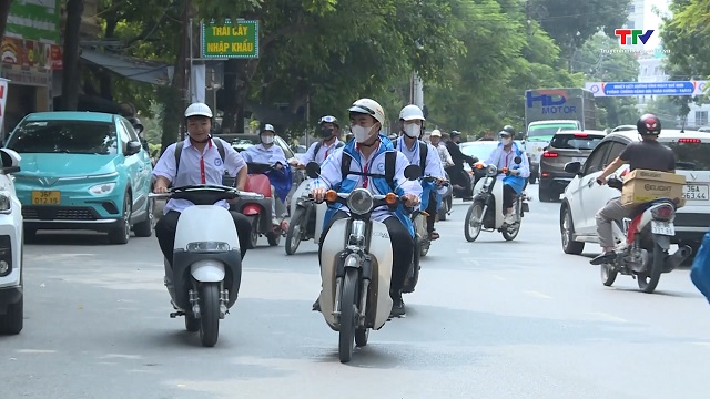 Không giao xe cho học sinh khi chưa đủ tuổi- Ảnh 1.