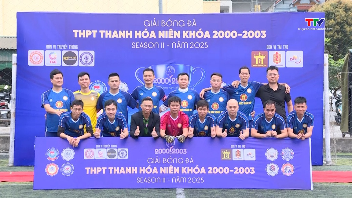 Sôi động, hấp dẫn trong ngày khởi tranh Giải bóng đá trung học phổ thông Thanh Hoá niên khoá 2000-2003- Ảnh 1.