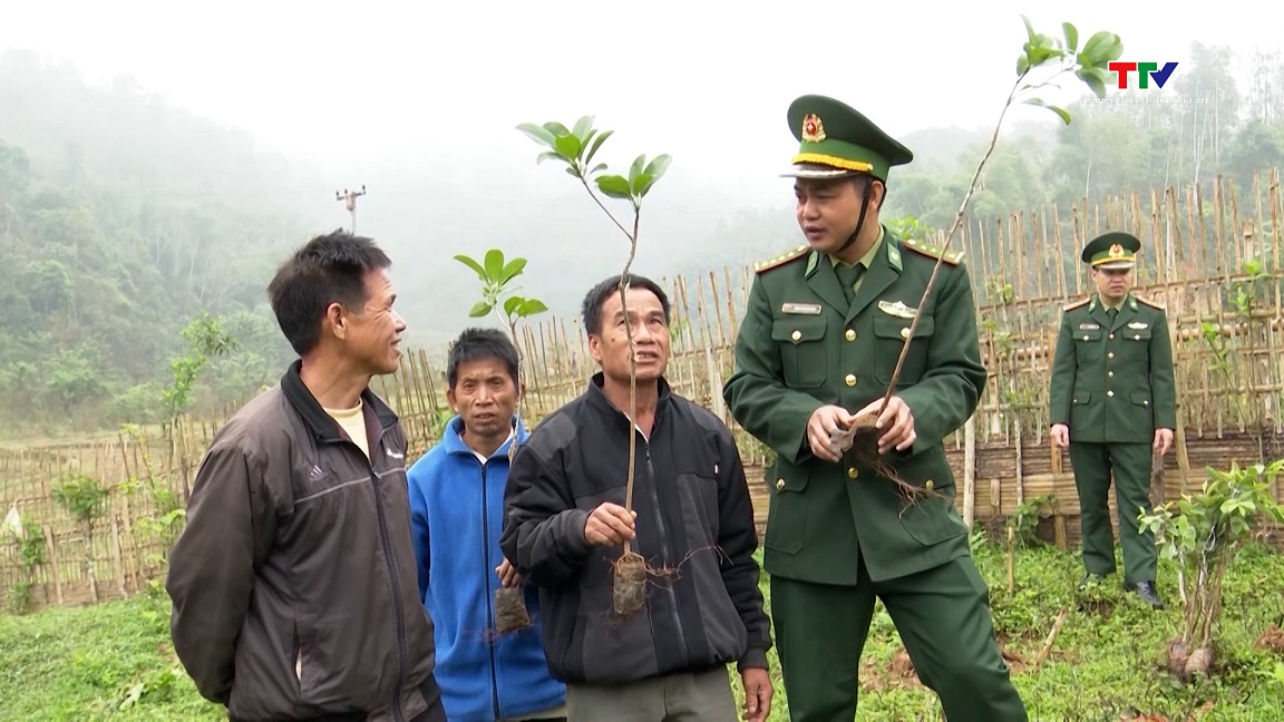 Đối ngoại Biên phòng góp phần thắt chặt tình đoàn kết với nước bạn Lào- Ảnh 6.