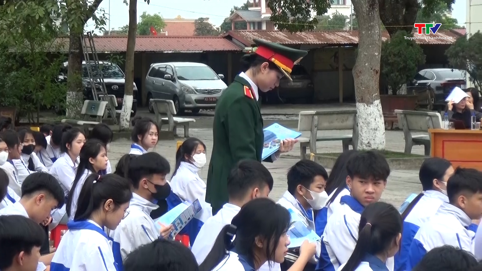 Tuyên truyền tuyển sinh Quân sự tại huyện Quảng Xương- Ảnh 3. Tuyên truyền tuyển sinh Quân sự tại huyện Quảng Xương- Ảnh 3.