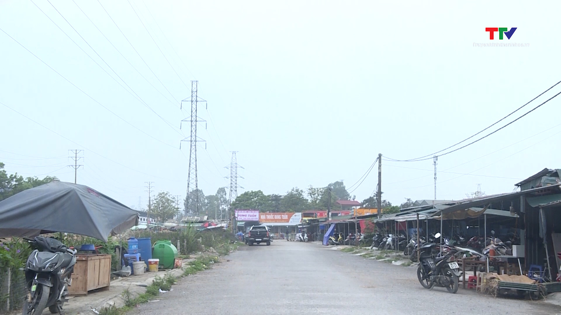 Khẩn trương giải toả các ki ốt bán hàng và trông giữ xe trái phép tại phường Tào Xuyên, thành phố Thanh Hóa- Ảnh 1. Khẩn trương giải toả các ki ốt bán hàng và trông giữ xe trái phép tại phường Tào Xuyên, thành phố Thanh Hóa- Ảnh 1.
