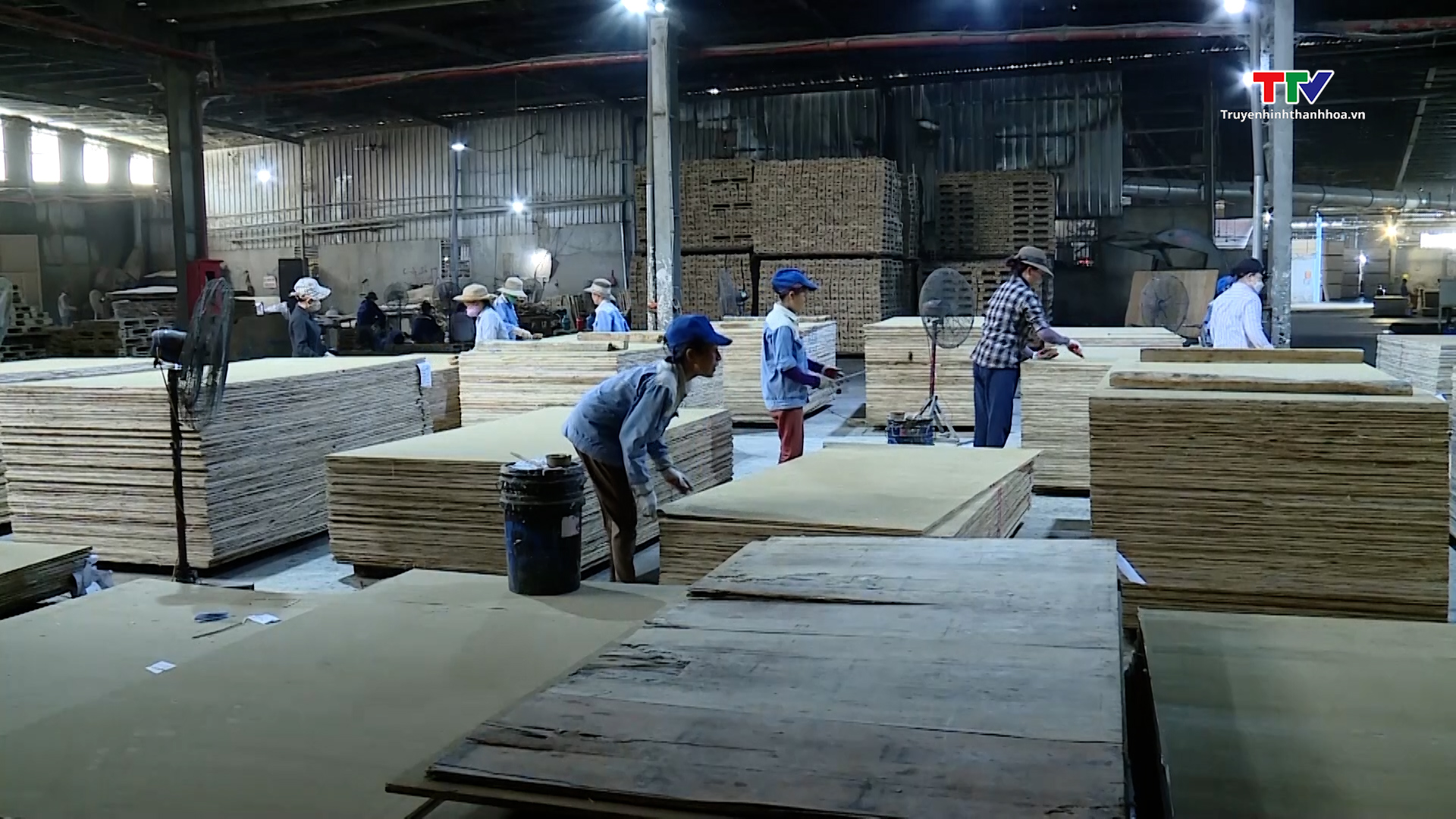 Thanh Hoá tập trung tháo gỡ rào cản để kinh tế tư nhân phát triển- Ảnh 5. Thanh Hoá tập trung tháo gỡ rào cản để kinh tế tư nhân phát triển- Ảnh 5.