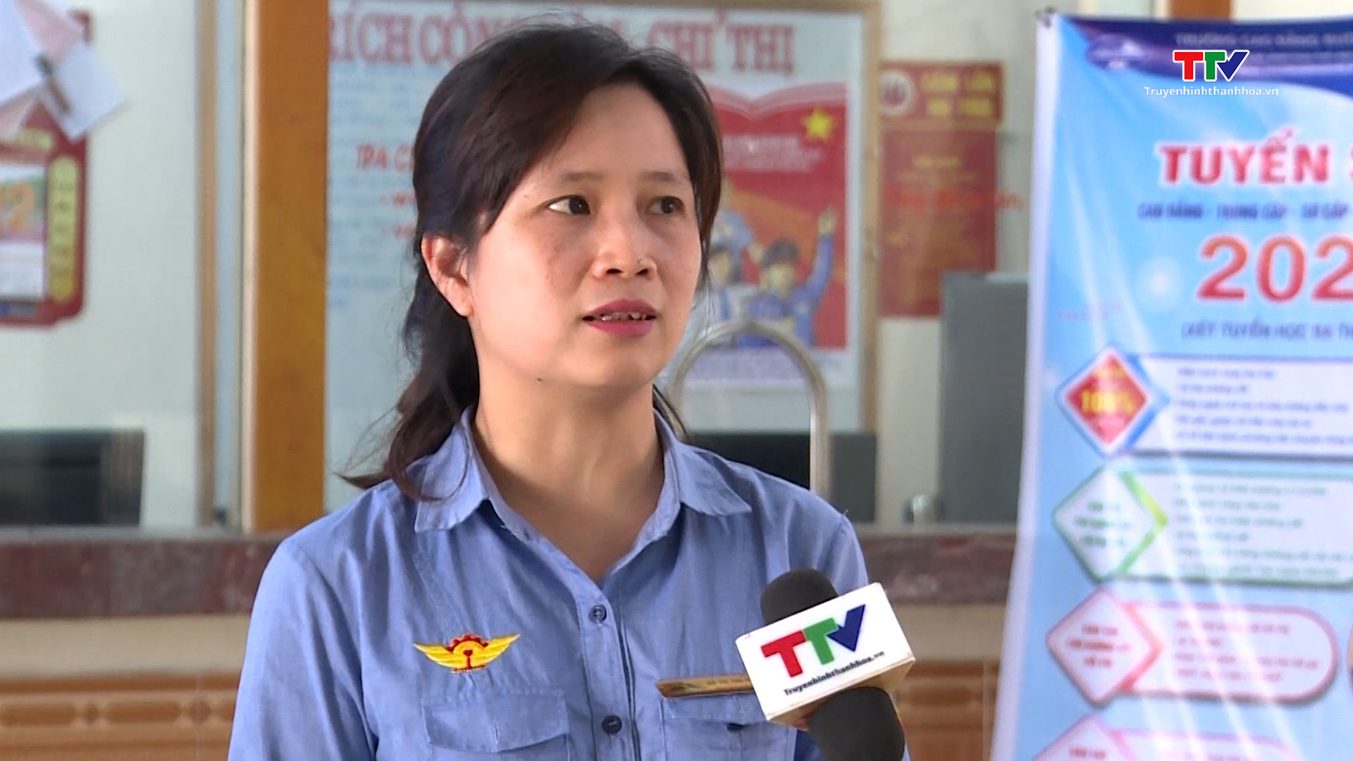 Tàu, xe "cháy vé" dịp nghỉ lễ 30/4 - 1/5- Ảnh 3. Tàu, xe "cháy vé" dịp nghỉ lễ 30/4 - 1/5- Ảnh 3.