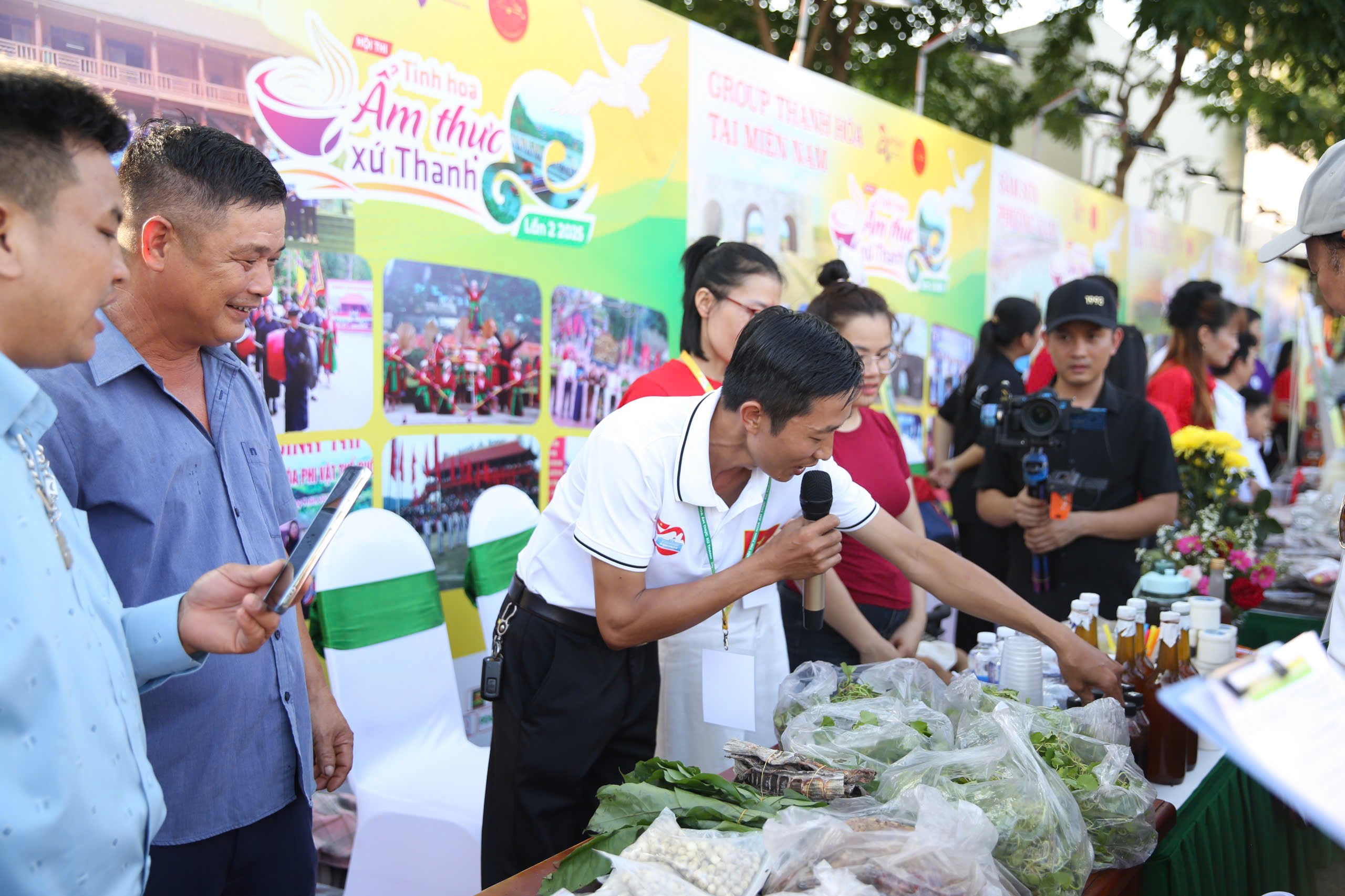 Hội thi Tinh hoa Ẩm thực xứ Thanh: tôn vinh giá trị văn hóa và tinh thần đoàn kết- Ảnh 1. Hội thi Tinh hoa Ẩm thực xứ Thanh: tôn vinh giá trị văn hóa và tinh thần đoàn kết- Ảnh 1.