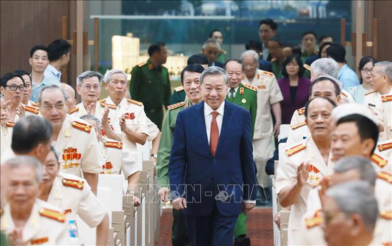 Tổng Bí thư Tô Lâm gặp mặt cán bộ Công an chi viện chiến trường miền Nam- Ảnh 1. Tổng Bí thư Tô Lâm gặp mặt cán bộ Công an chi viện chiến trường miền Nam- Ảnh 1.