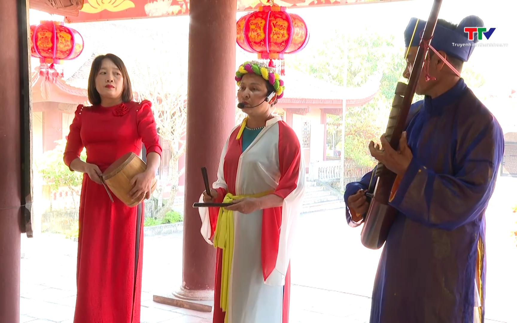 “Đắm say điệu hát xường”- Ảnh 1. Trao truyền, đào tạo kép đàn, ca nương hát nhà trò Văn Trinh