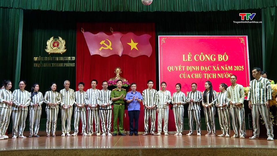Công bố quyết định đặc xá của Chủ tịch nước - Ảnh 2. Công bố quyết định đặc xá của Chủ tịch nước - Ảnh 2.