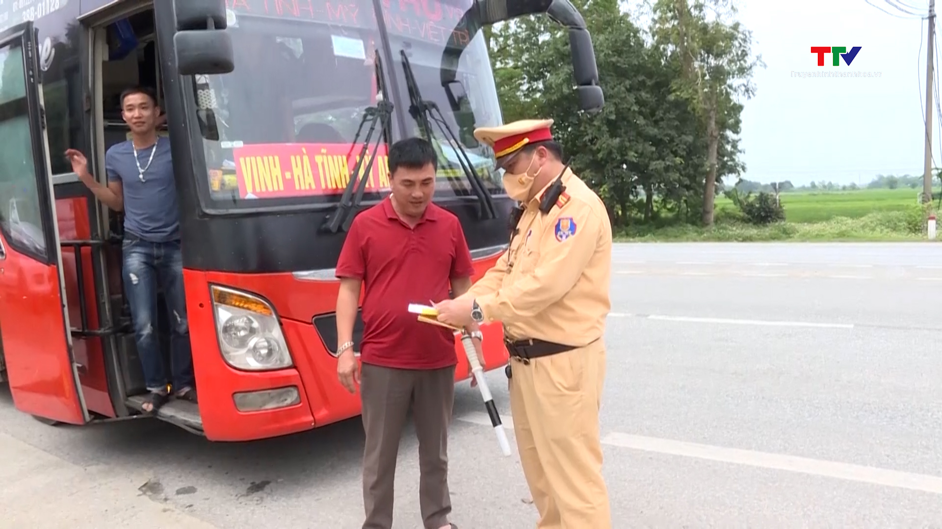 Tăng cường đảm bảo giao thông trên các tuyến quốc lộ- Ảnh 1.