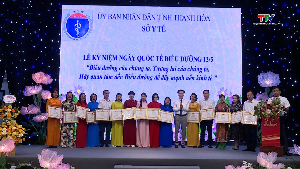Kỷ niệm Ngày Quốc tế Điều dưỡng- Ảnh 1. Kỷ niệm Ngày Quốc tế Điều dưỡng- Ảnh 1.